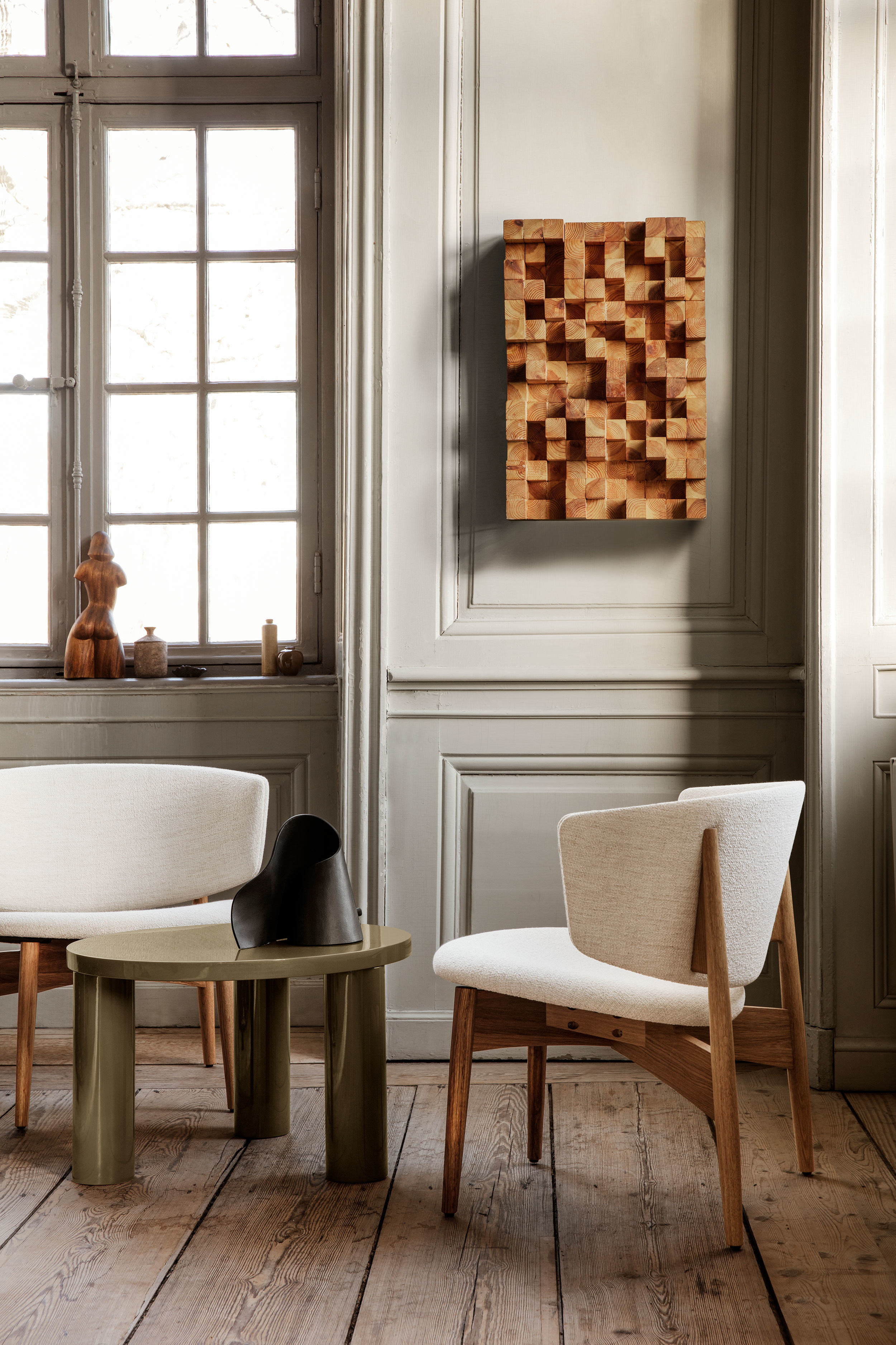 fermliving-ss22-hermanloungechair-fullupholstery-image-1