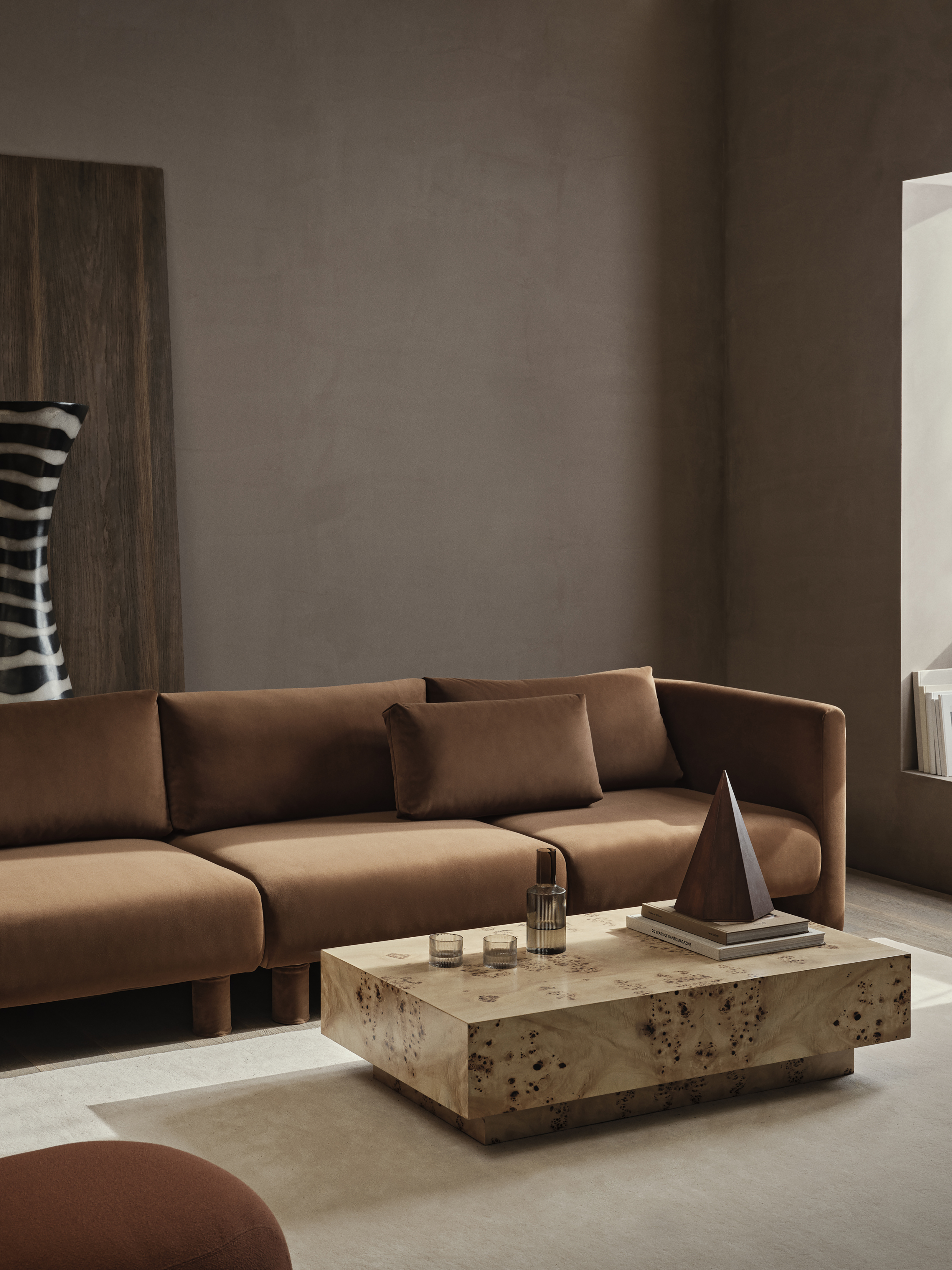 fermliving-ss24-burlcoffeetable-natural-1104268863-dasesofa-richvelvet36softbrown-1104269443-1104269444-dasecushion-1104269463-1104269555-01-1-1755015787