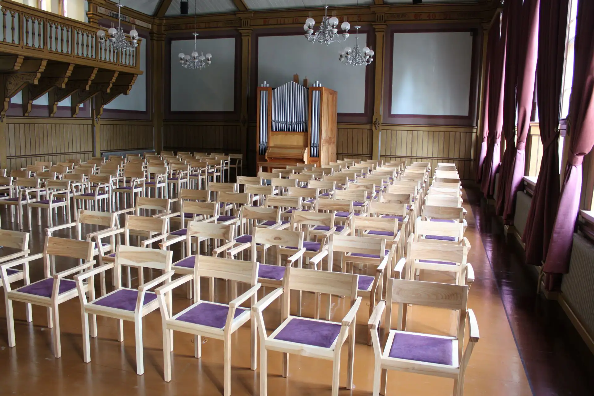 nikari-jyvaskyla-university-kari-virtanen-periferia-kvt3-chair-wooden-space1